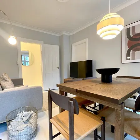Apartment Amazing In Urban Neighborhood *