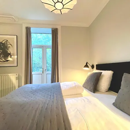 Amazing In Urban Neighborhood Apartment