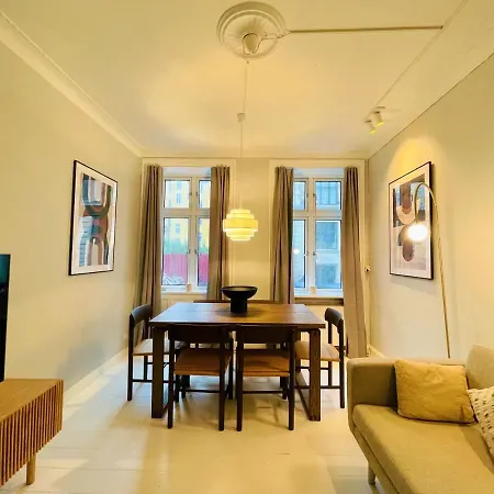 Amazing In Urban Neighborhood Apartment