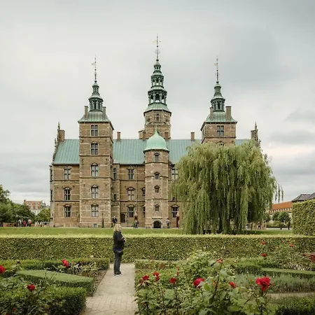 Amazing In Urban Neighborhood Apartman