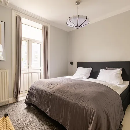 Amazing In Urban Neighborhood