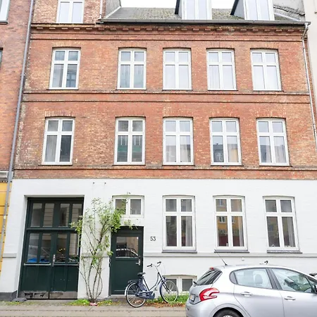 Amazing In Urban Neighborhood