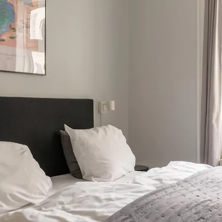 Amazing In Urban Neighborhood