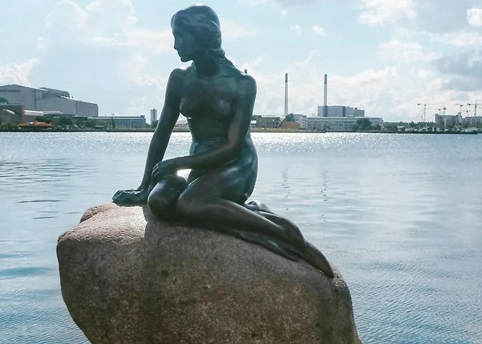 Amazing In Urban Neighborhood Lägenhet