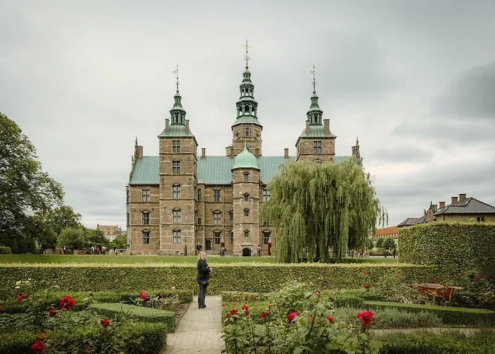 Amazing In Urban Neighborhood Lägenhet