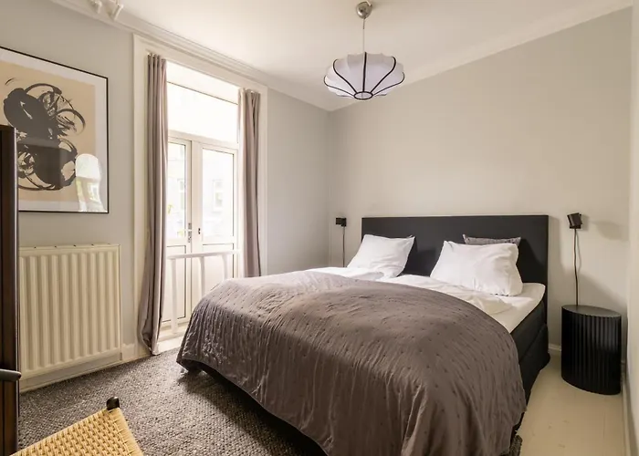 Amazing In Urban Neighborhood