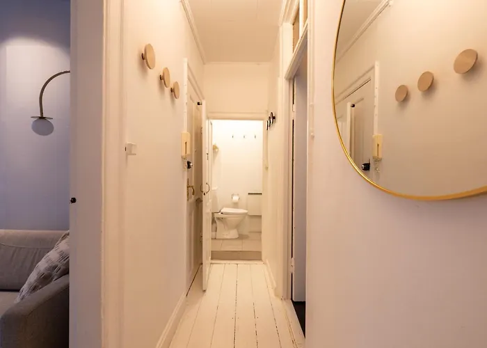 Amazing In Urban Neighborhood Lägenhet *