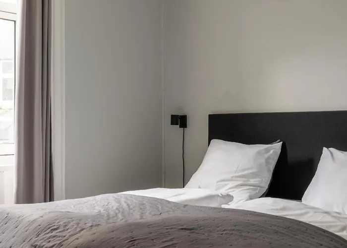 Amazing In Urban Neighborhood Lägenhet *