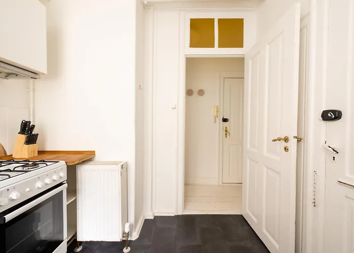 Amazing In Urban Neighborhood