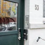 Amazing In Urban Neighborhood